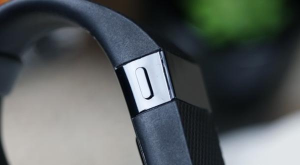 Fitbit Charge HR智能手环评测 值不值得买？